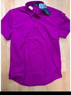 Short-Sleeve Button-Down Small Lars Amadeus Shirt in Fuchsia